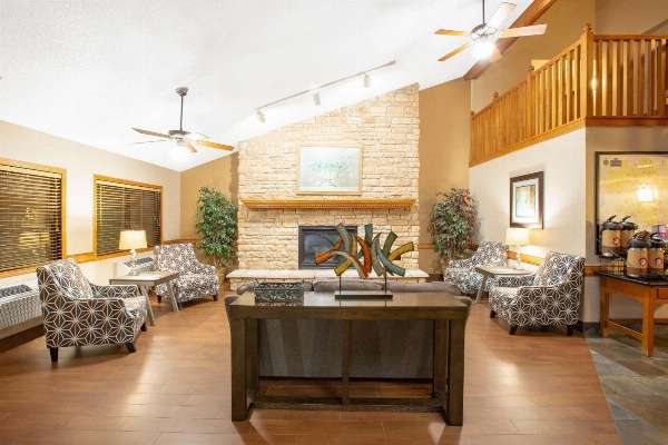 AmericInn by Wyndham Ankeny/Des Moines image 4